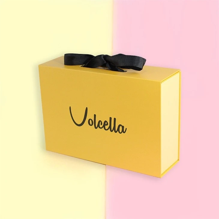 Large Magnetic Gift Box With Ribbon